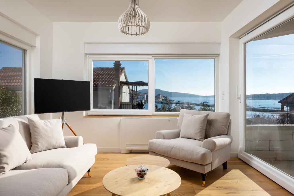 Living room with views over the bay